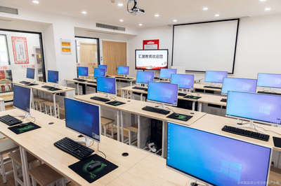 匯建教育咨詢 引領(lǐng)教育信息咨詢新航向，點(diǎn)亮學(xué)子未來之路